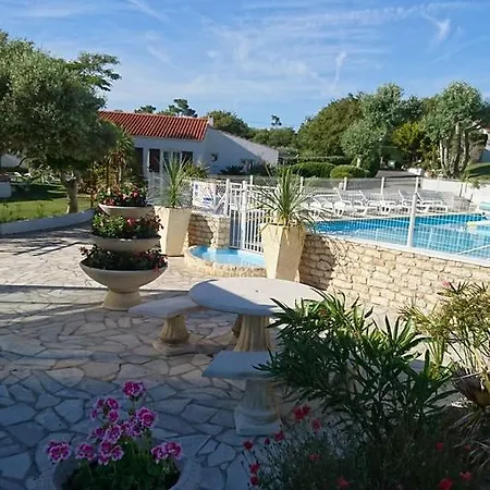Les Cariatides Village de vacances